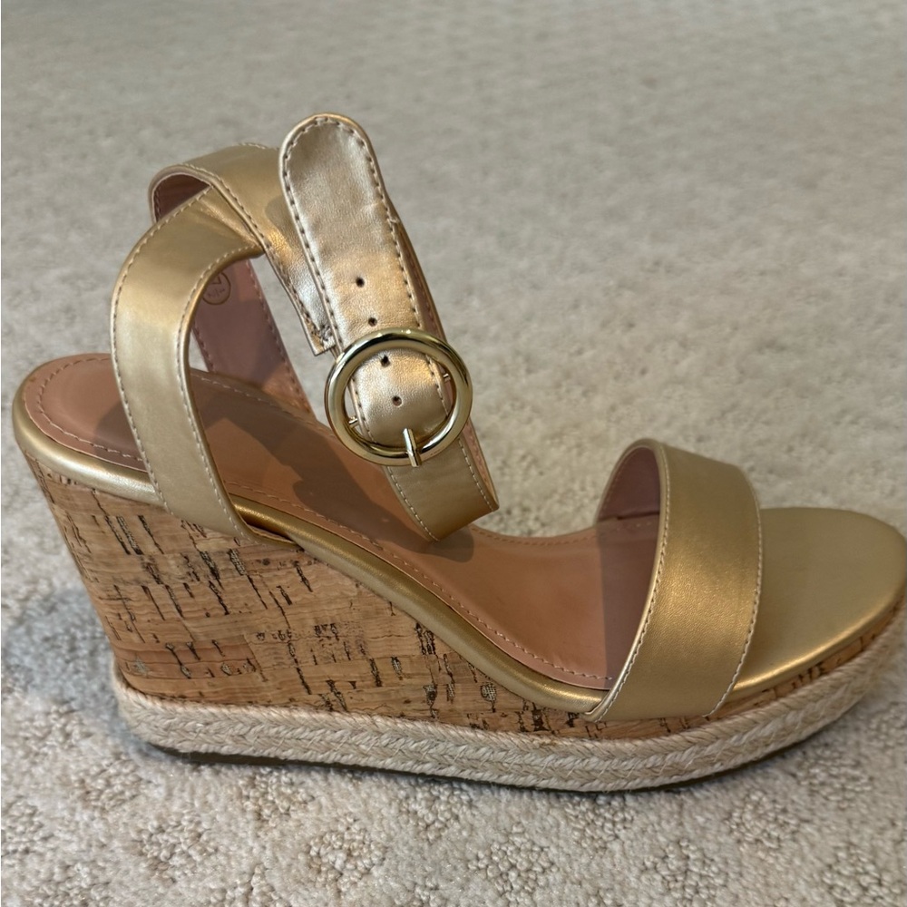 ZBY Gold Wedge Sandals